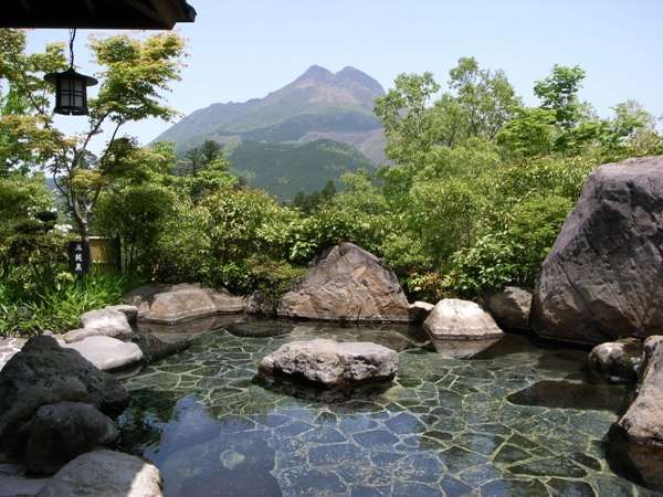 Open-air bath